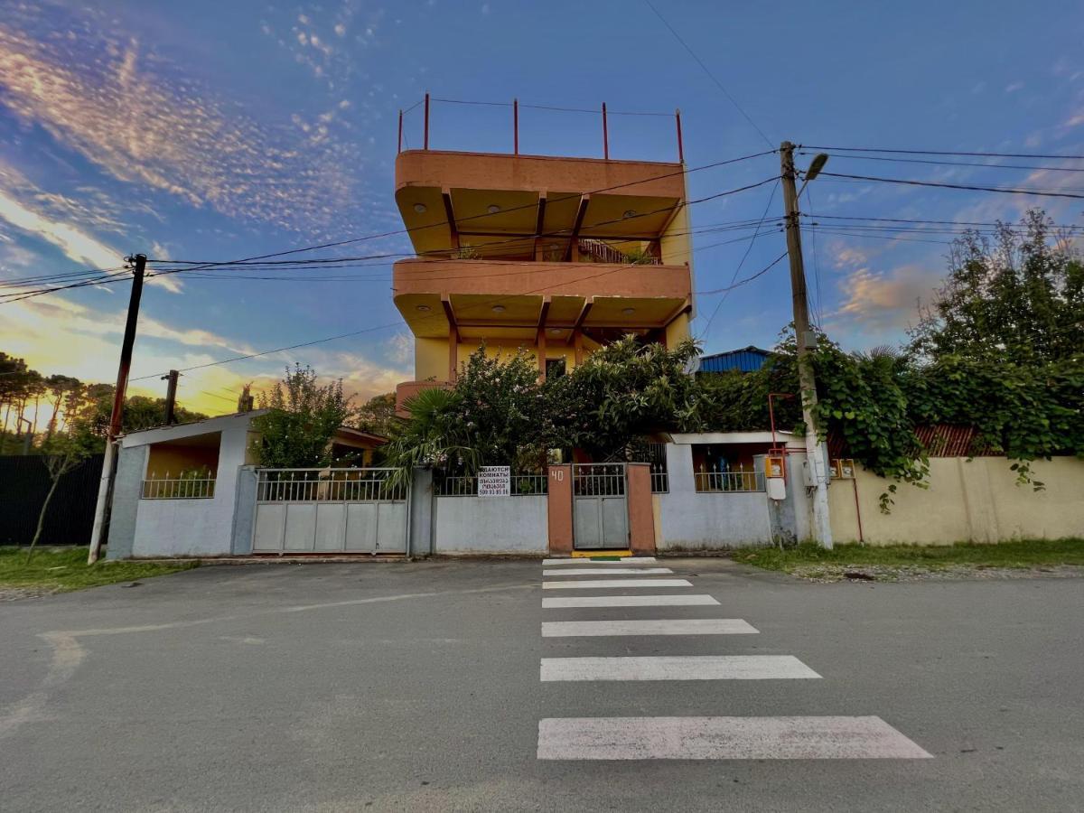 Hotell Anna Ureki Bagian luar foto