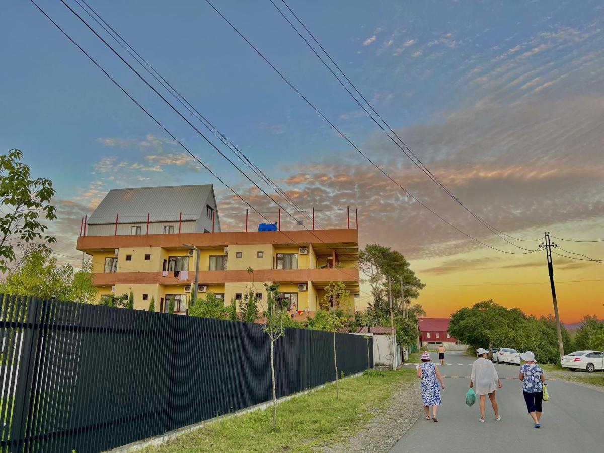 Hotell Anna Ureki Bagian luar foto