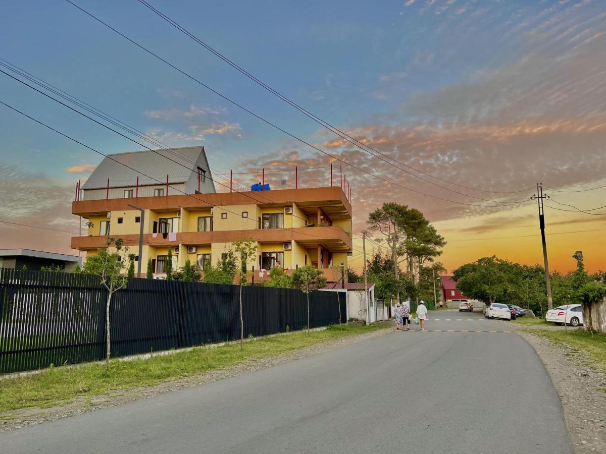 Hotell Anna Ureki Bagian luar foto
