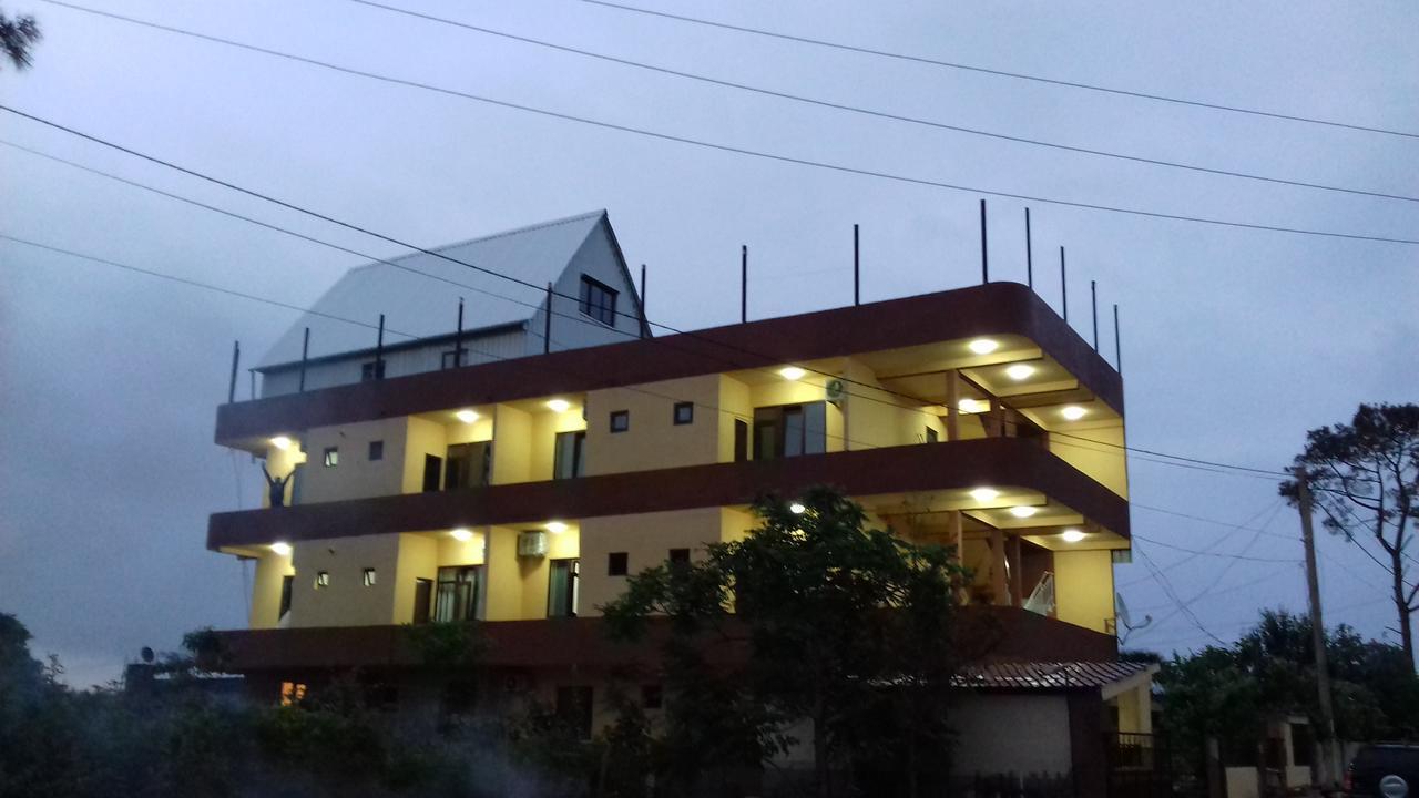 Hotell Anna Ureki Bagian luar foto