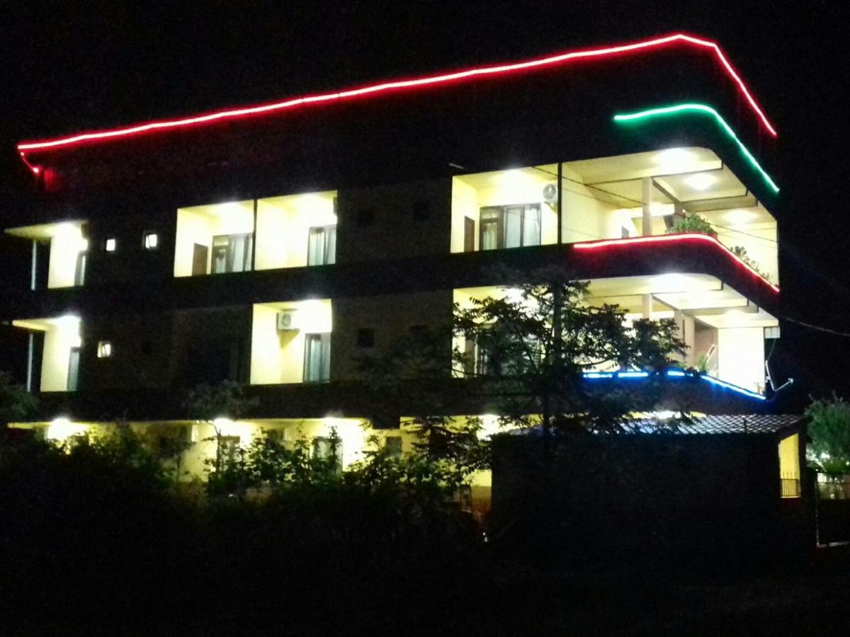 Hotell Anna Ureki Bagian luar foto